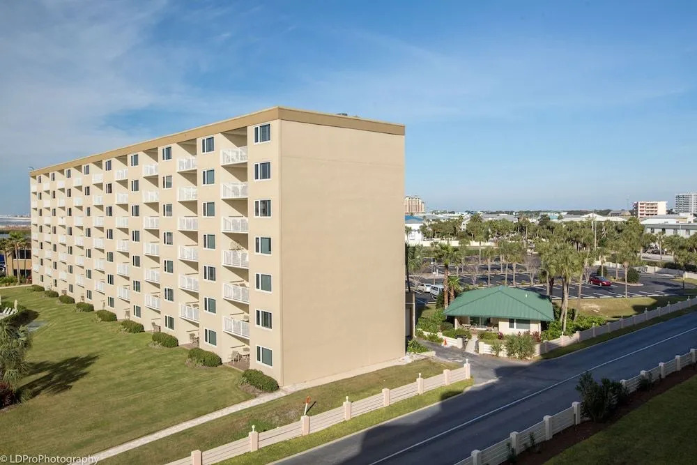 Inlet Reef 411 2 Bedroom Condo by RedAwning