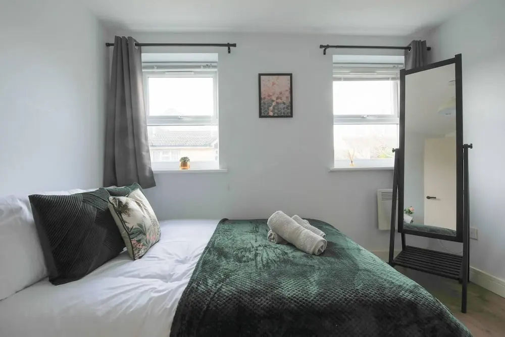 2-bed Apartment in Central Cardiff With Parking