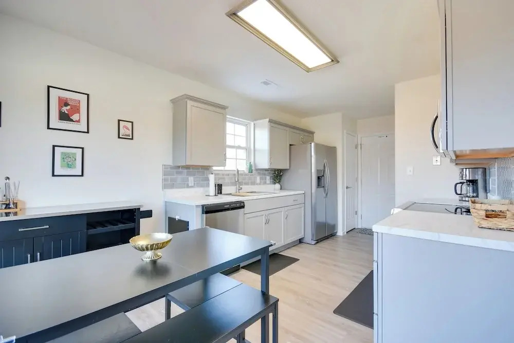 2 Mi to Dtwn Fulton: 'meadowlark' Home w/ Deck!