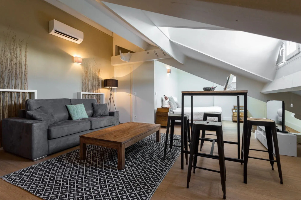 Florella Jean Jaures Apartment