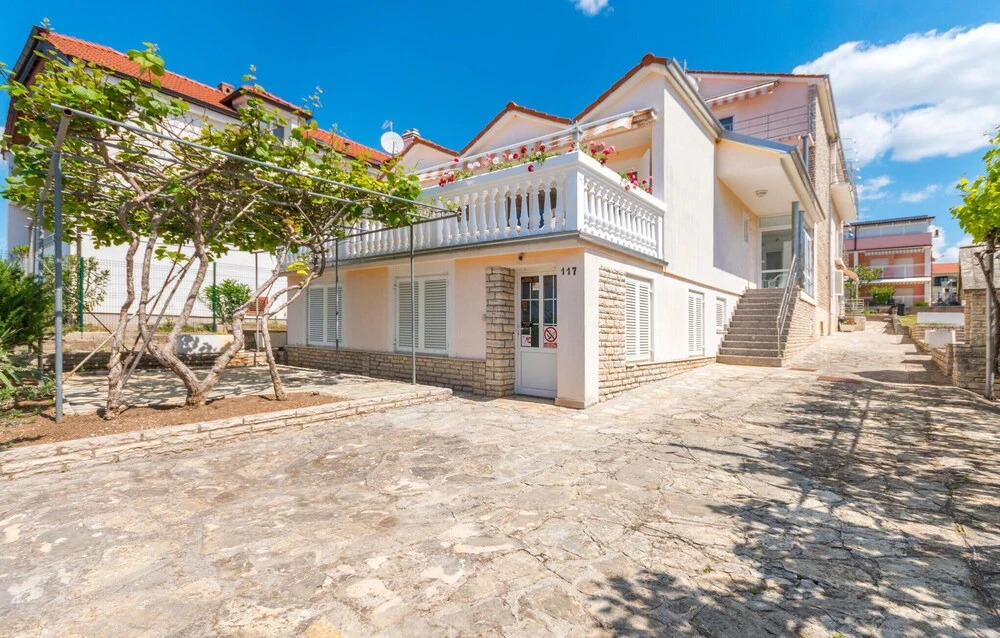 Stunning Apartment in Sveti Filip i Jakov With Wifi