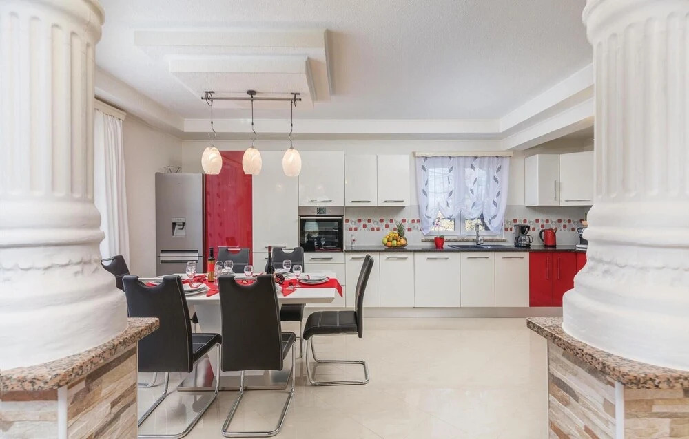 Gorgeous Home In Nedescina