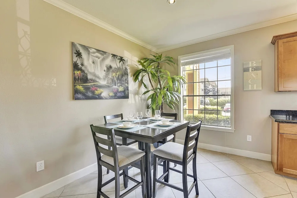 Dawn 813-Poolside Pleasure - 1 Br Condo