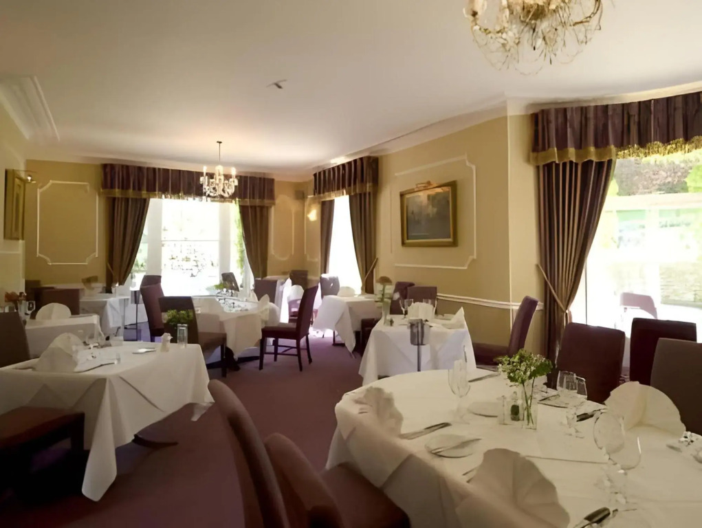 Burleigh Court Hotel