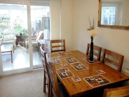 24 Steed Close