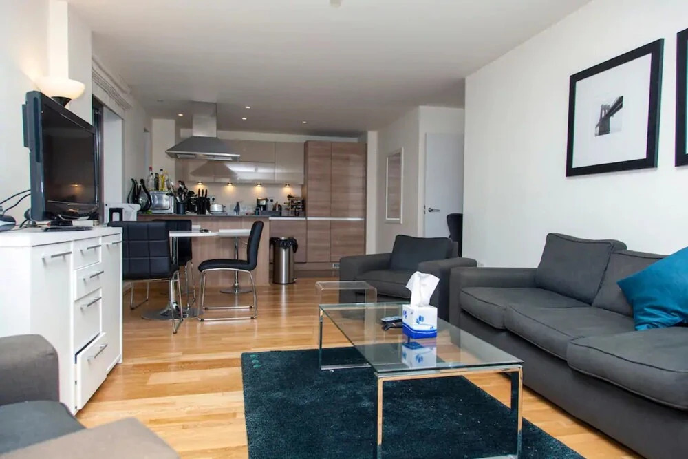 Modern 2 Bedroom Apartment With Amazing View