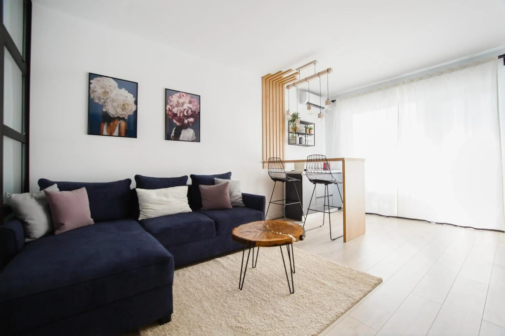 Monochrome Style Central Apartment