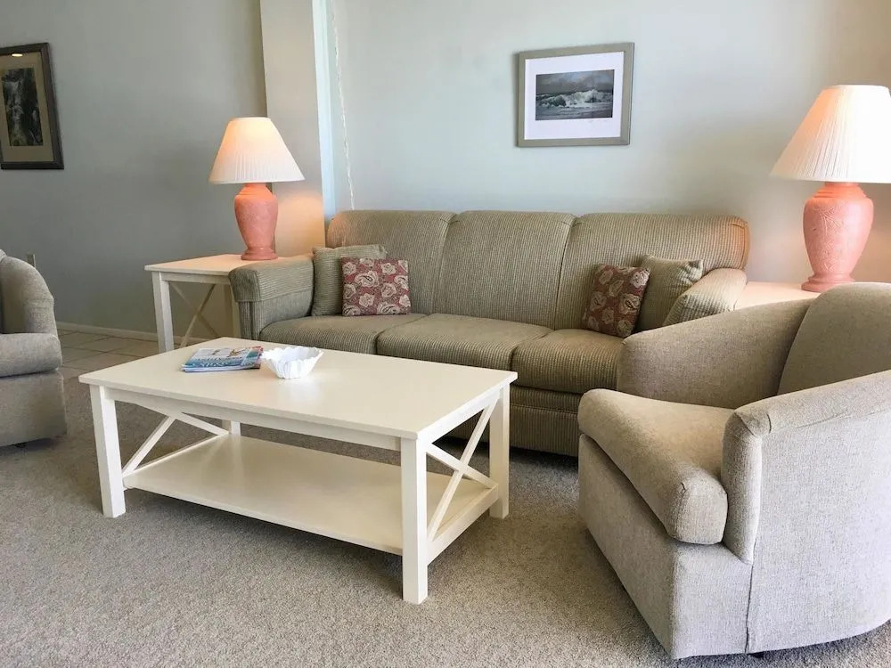 604 Ponce de Leon - 2 Br Condo