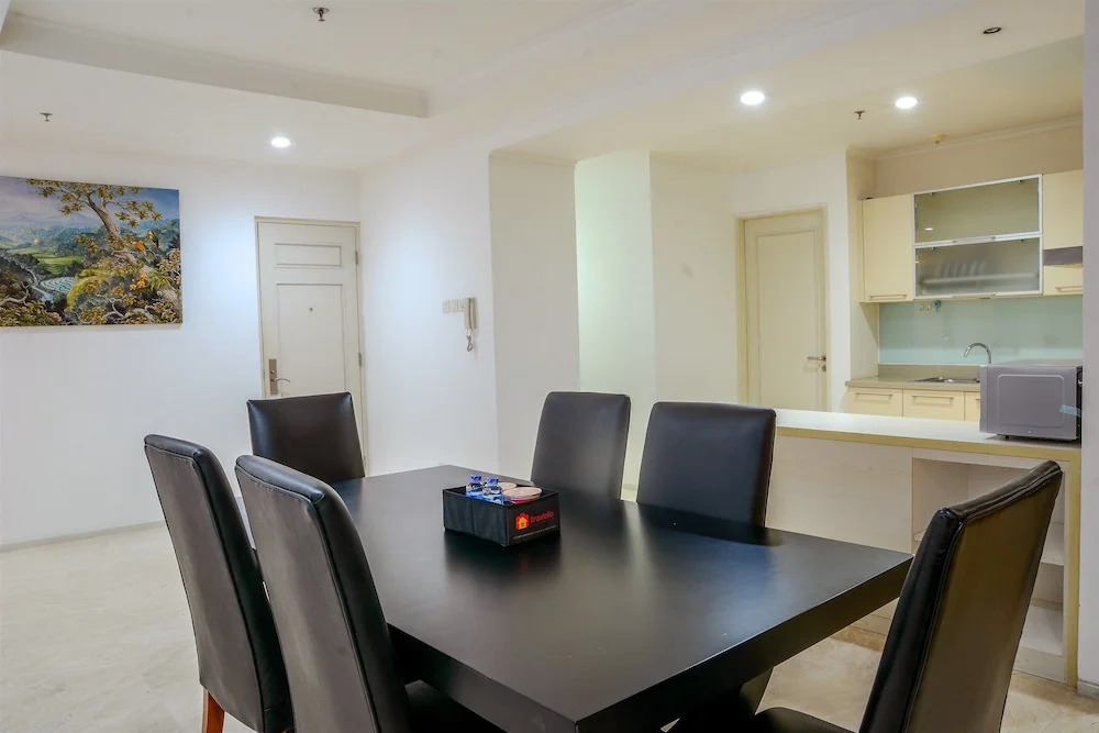 Spacious FX Residence with Mall Access