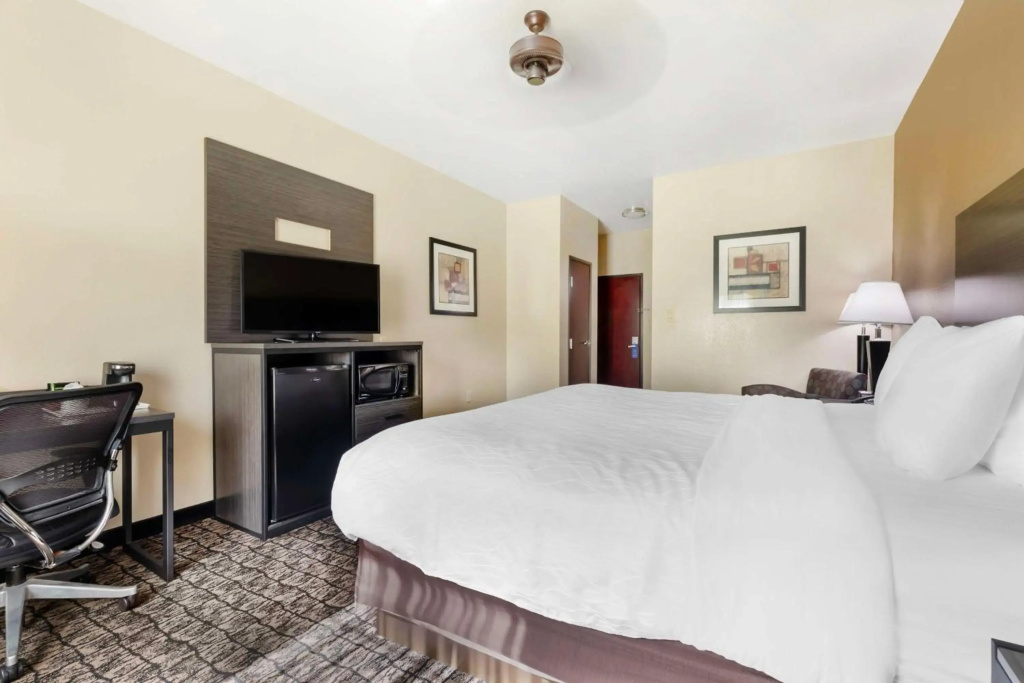 Best Western Carthage Inn & Suites