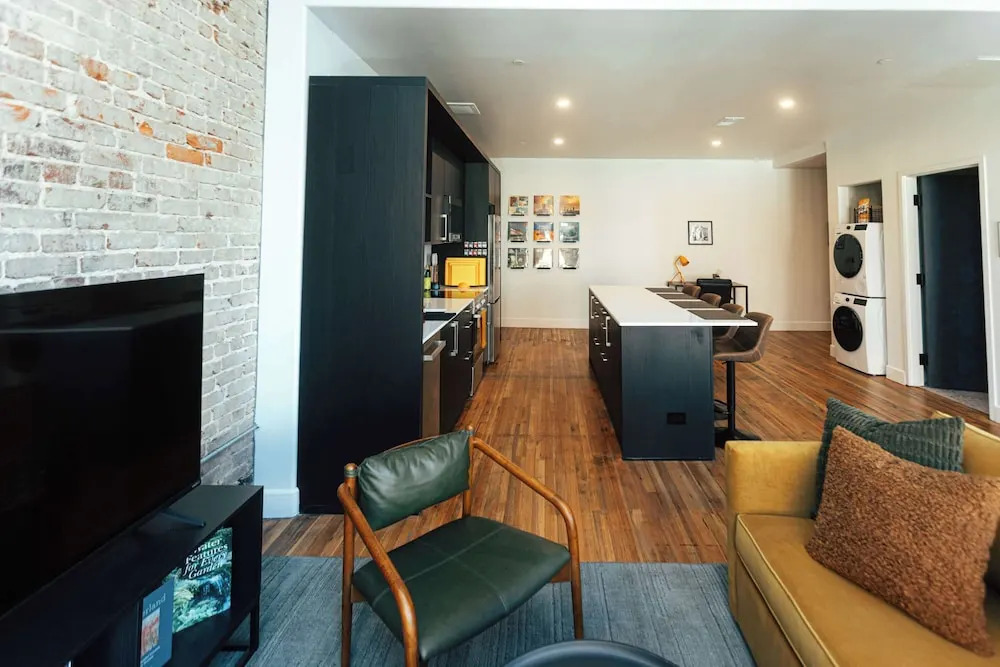 Loft 302 - The William - Sunlit - Above Carrigans