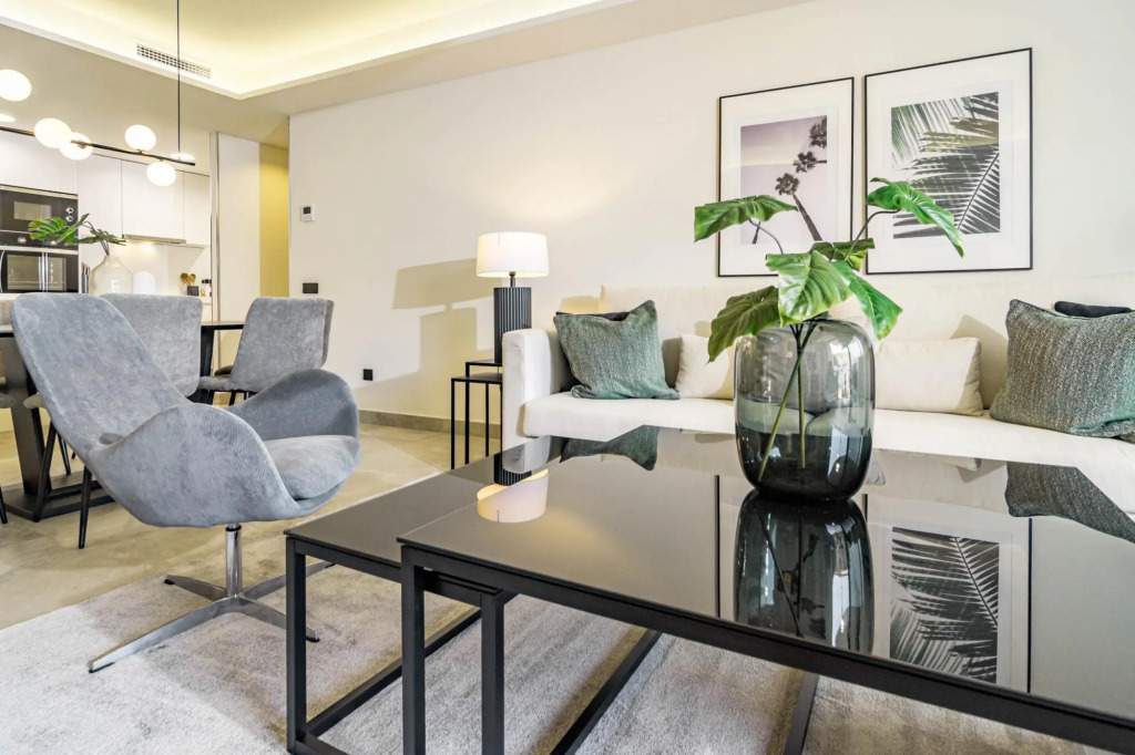 INF3.3K- Stunning city apartment.