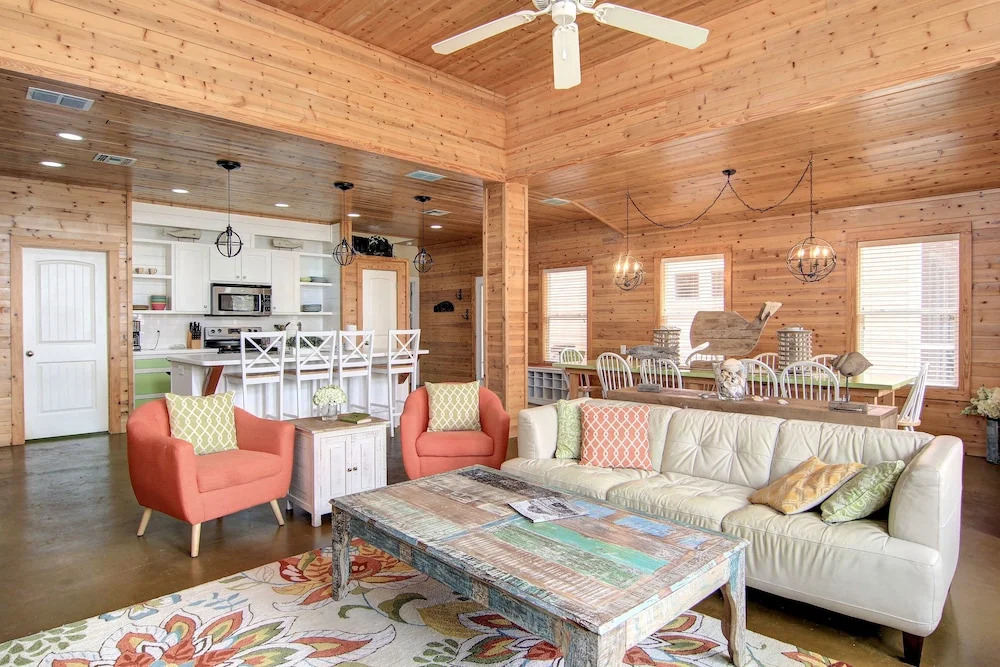 The Friday Life Vw26 5 Bedrooms 4.5 Bathrooms Condo