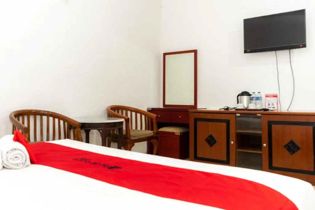 RedDoorz Plus Syariah near Java Supermall Semarang 2