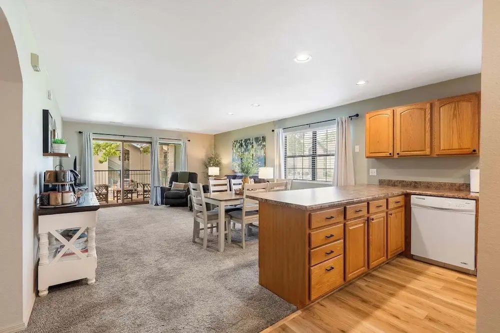 Branson Cozy Bungalow in Premier Location!