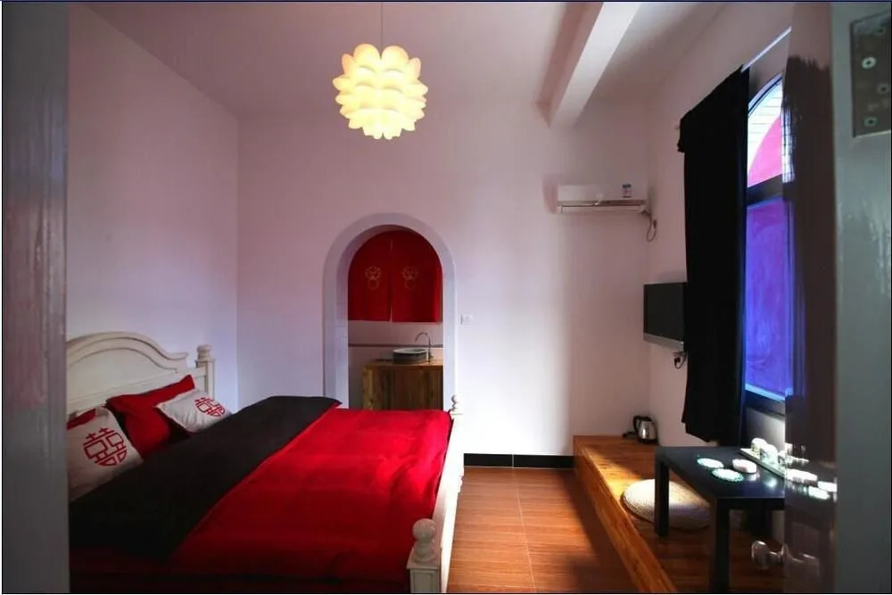 Ximen Tahiti Hostel