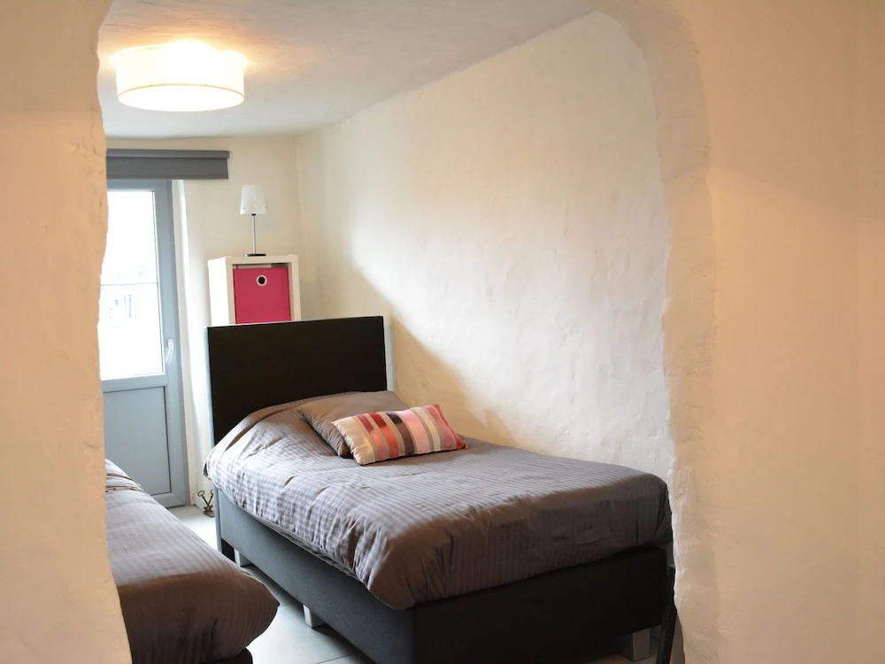 Wonderfully Furnished Cottage, Very Comfortable, Small Village Near Namur