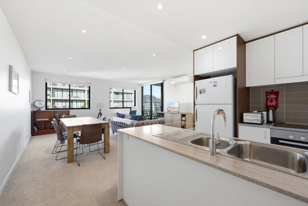 Charming 2BR Apartment Near Canberras Attractions