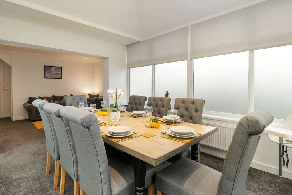 Plas Gwyn - Large Cottage Walk to Beach