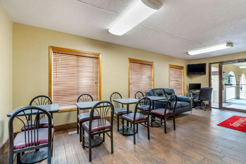 Econo Lodge Urbandale