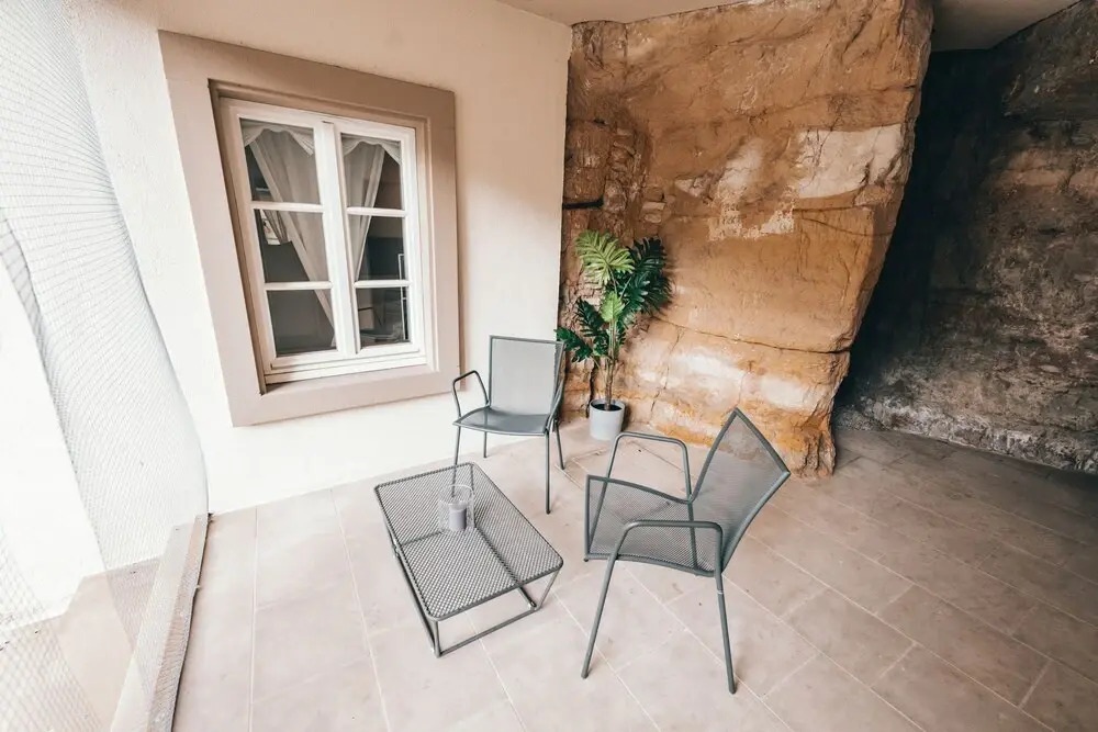 Exquisite 1BR Apt in Old Town w Balcony