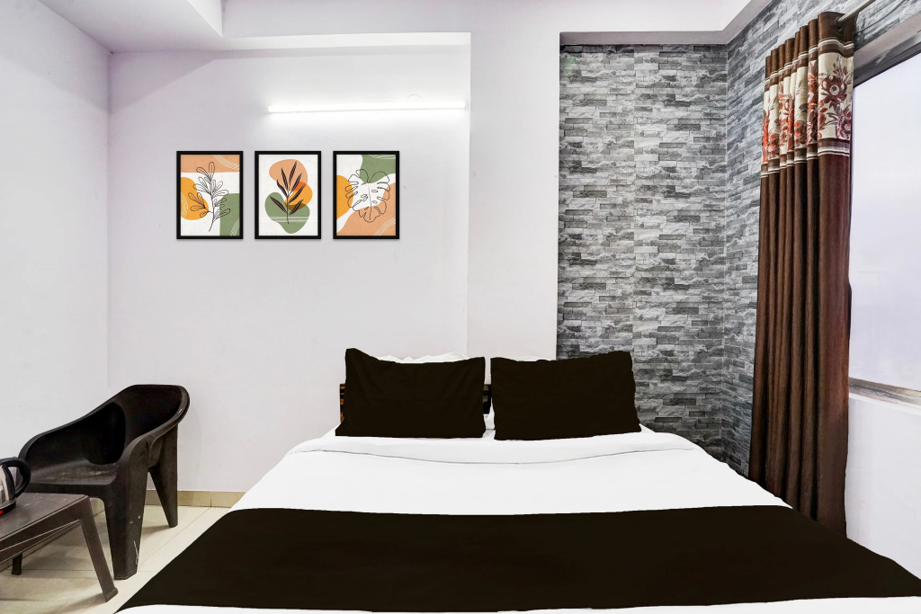 OYO JAI1273 Rayal Inn