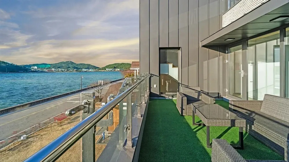 Daebudo Atiko Dokchae  Pool Villa