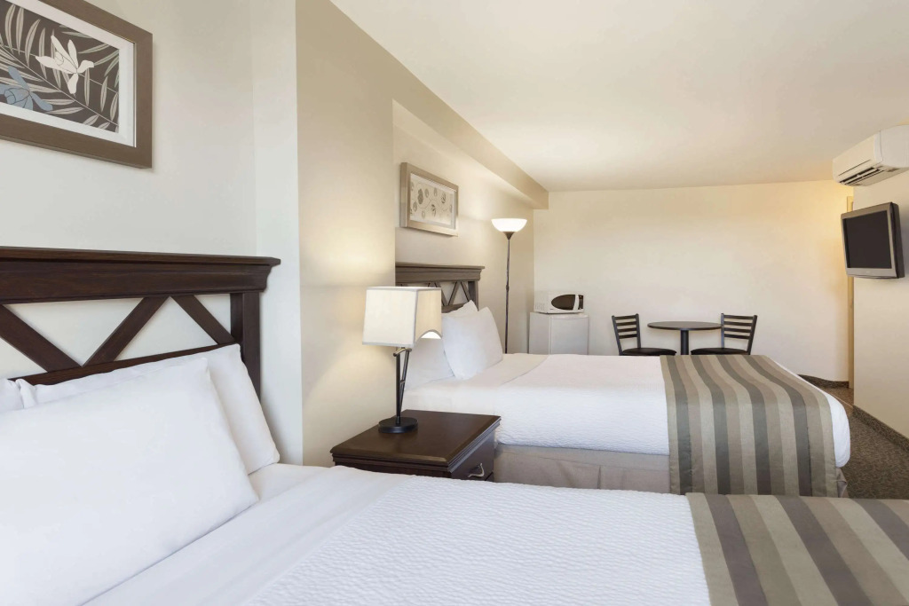 Days Inn by Wyndham Montreal East