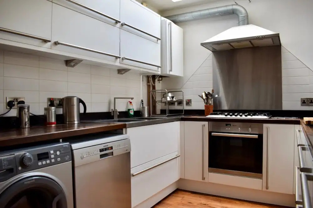 2 Bedroom Flat in Brockley With Garden