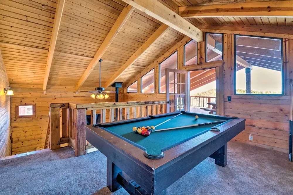 Pet-friendly Cloudcroft Cabin: Walk to Shop, Food