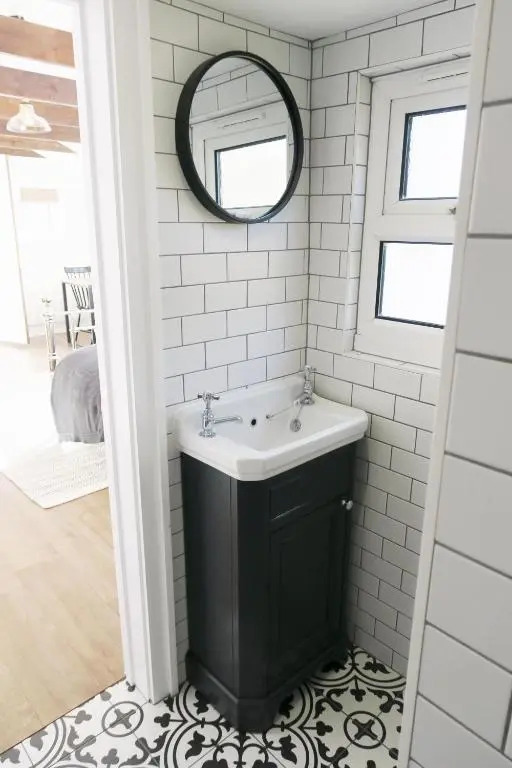 The Annexe - Private, Self-Contained with Parking (Adults Only)