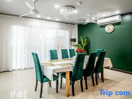 The Ace 6 Bedroom 6 Bathroom Villa With Free Bills