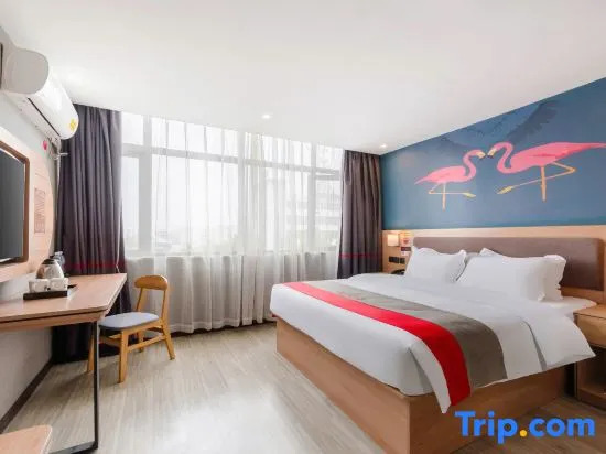 Junyi Hotel (Huaibin Mobile Building Store)
