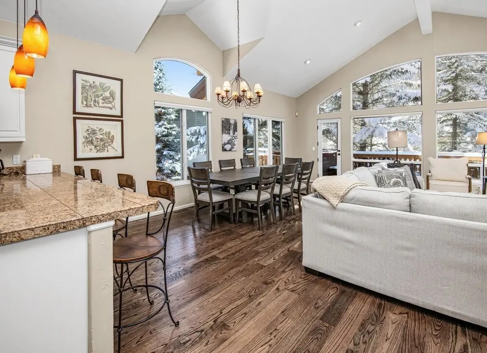 5025 Main Gore Place 4 Bedroom Condo by RedAwning