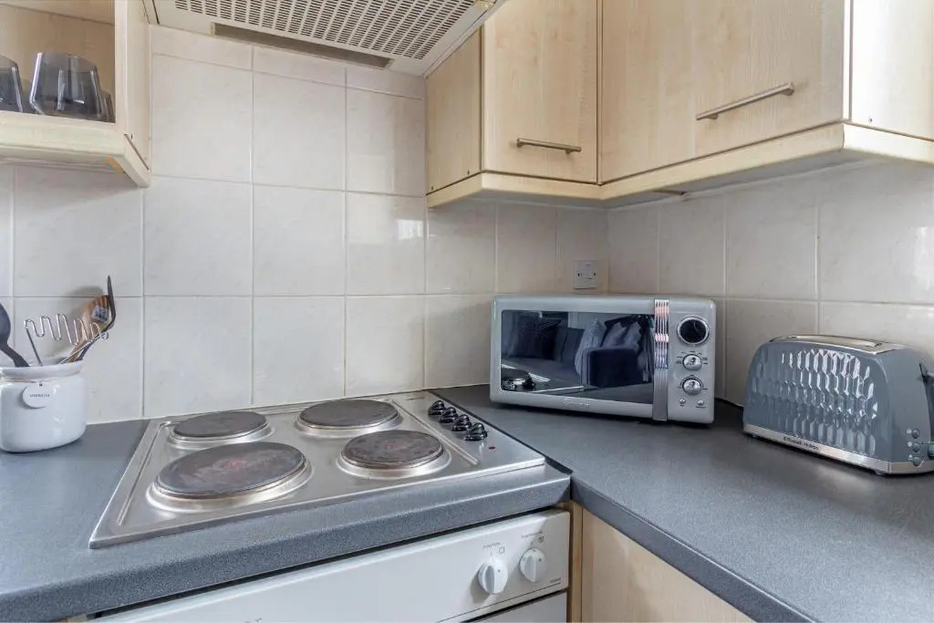 Studio Apartment in Worcester City Centre!