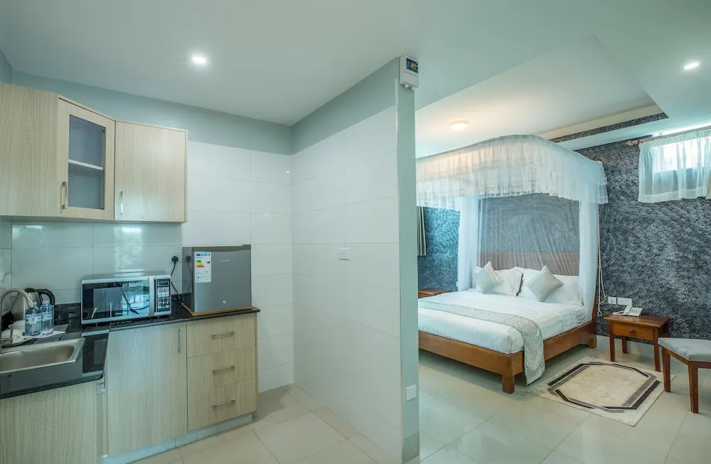 KRM Hotel - Caran