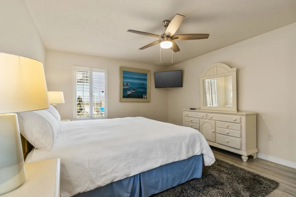 Here Comes Sunshine by Southern Vacation Rentals