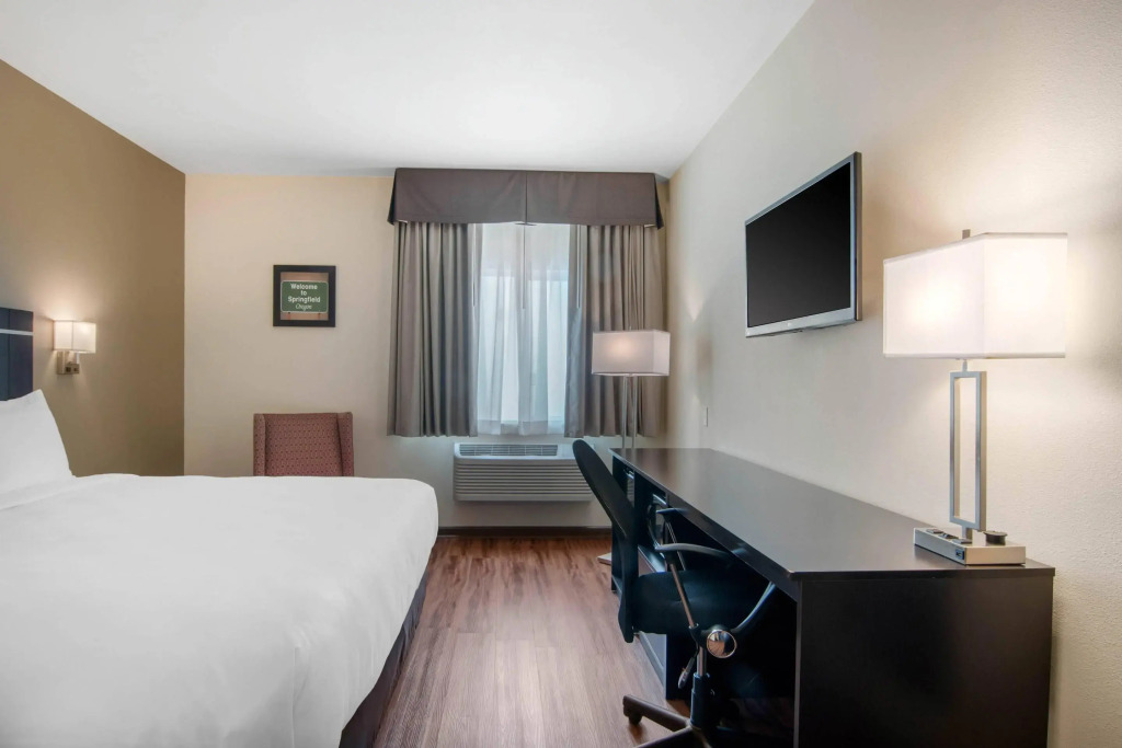 Econo Lodge Inn & Suites Springfield Main Street