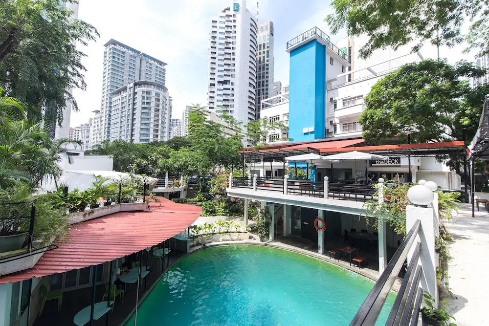 OYO 161 Lodge Paradize Hotel