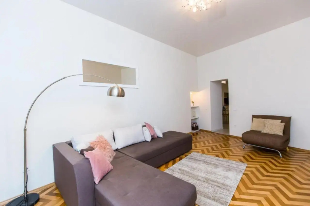 SoVA apartment str Gnatyuka 18