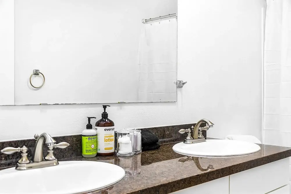 Seattle Cloud 2BR Prime Location