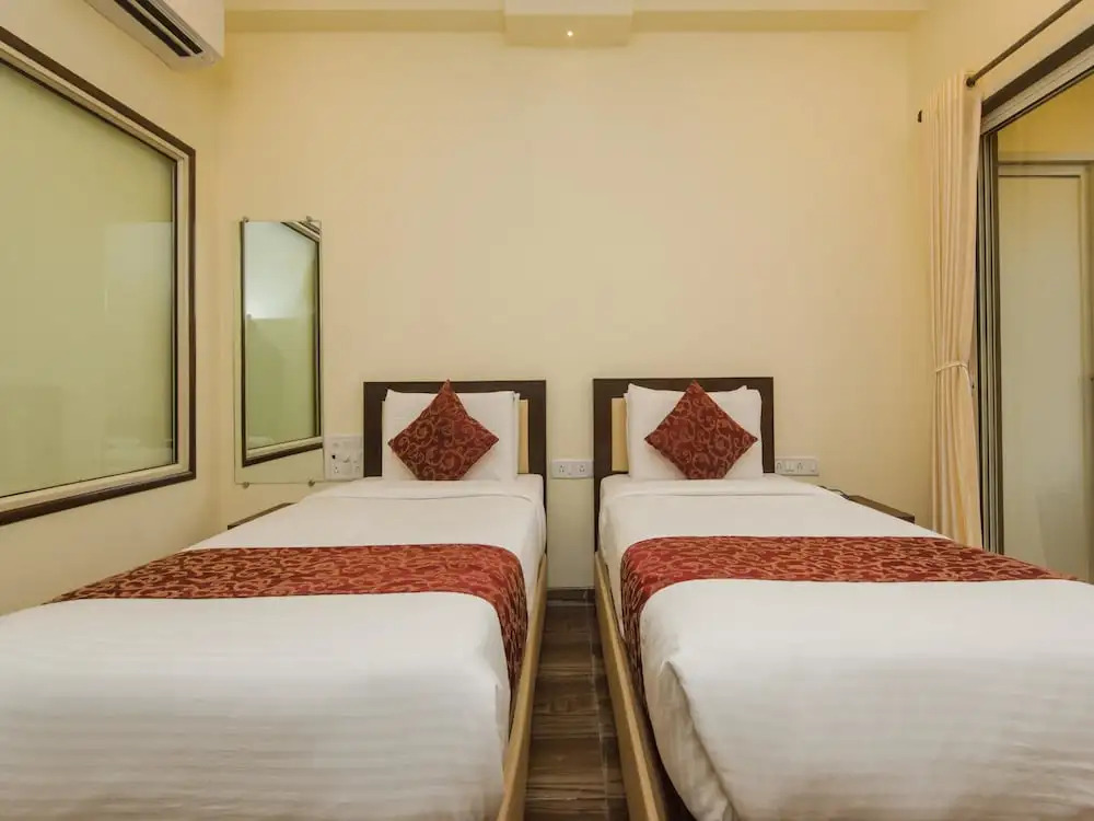 Super Hotel O Divine Residency Near Phoenix Marketcity