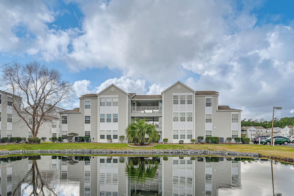 2 Mi to Shore: Surfside Beach Condo w/ Pool Access