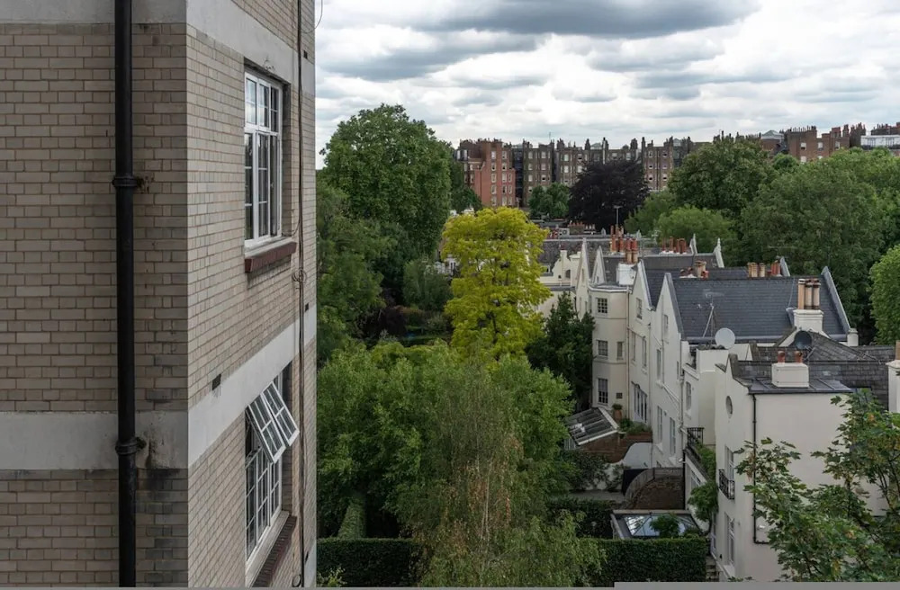 Chestnut Blossom 1 Bedroom in Kensington
