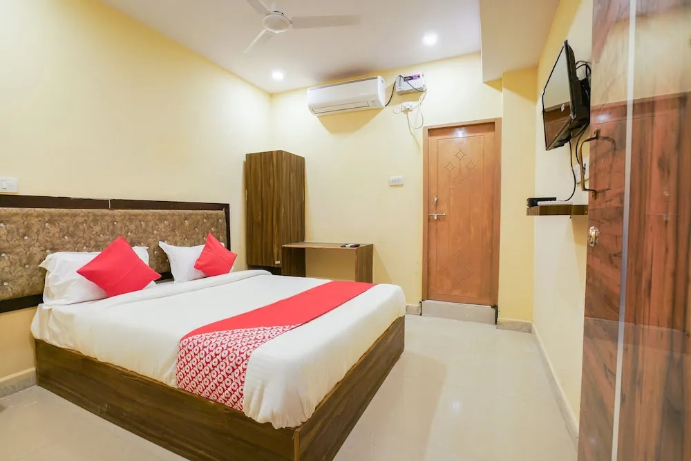 Hotel O R Square Stay Near LB Nagar Metro