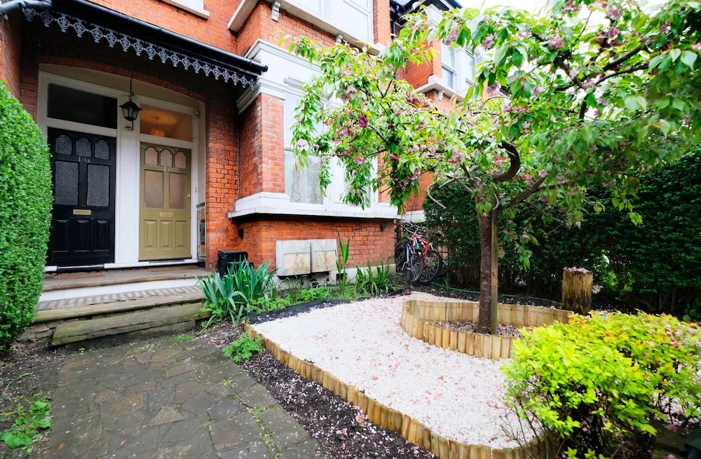 Lovely 1BR Edwardian House For 4 in North London