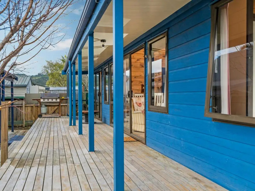 Sky Blue Bach - Whitianga Holiday Home