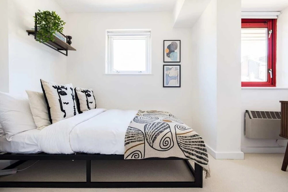 The Shadwell Secret - Contemporary 4bdr House