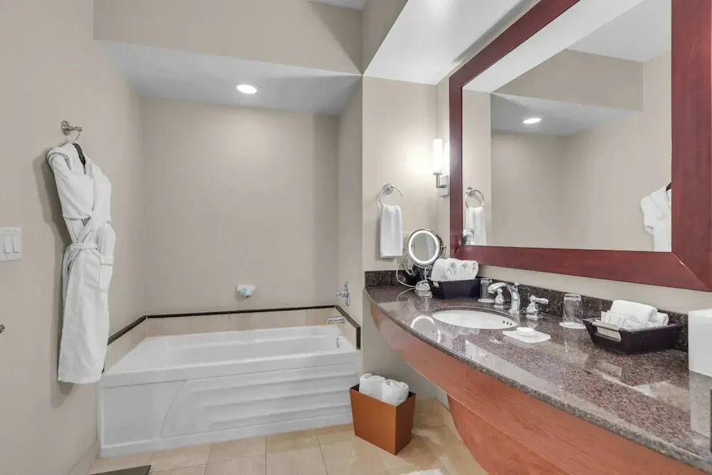 Authentic Luxury, Studio for 4