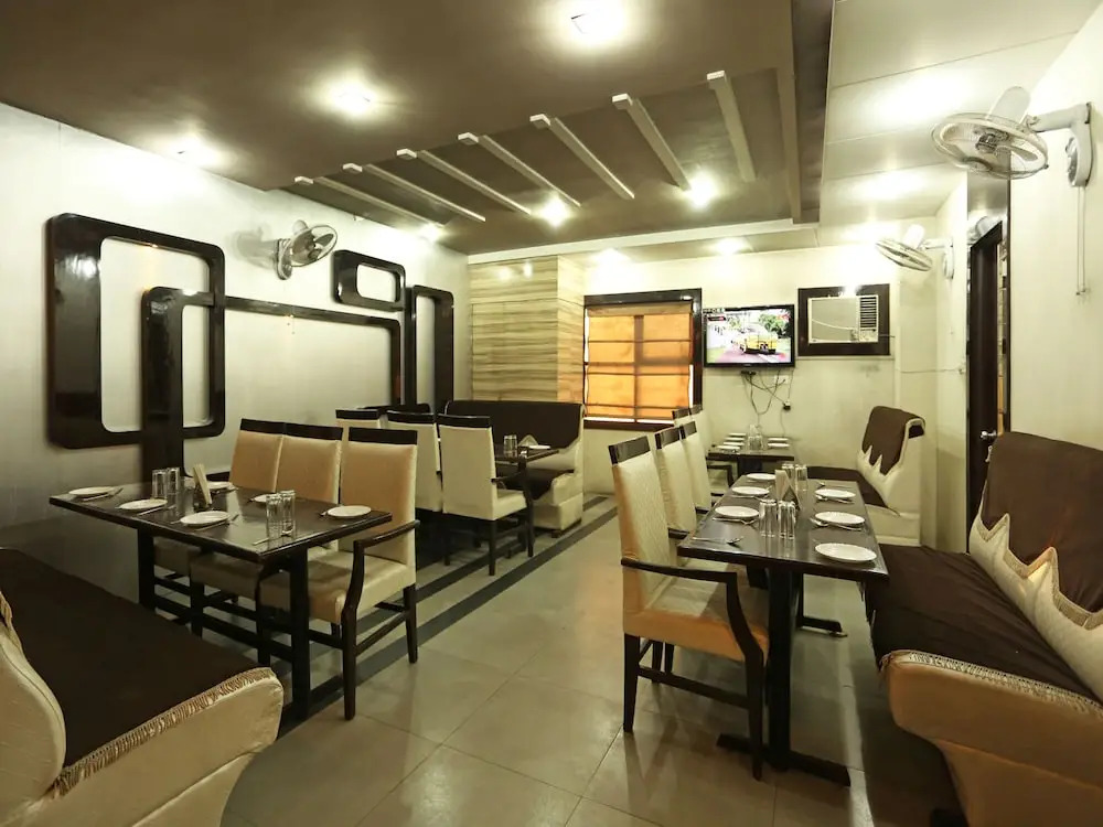 OYO 1671 Hotel Sundaram
